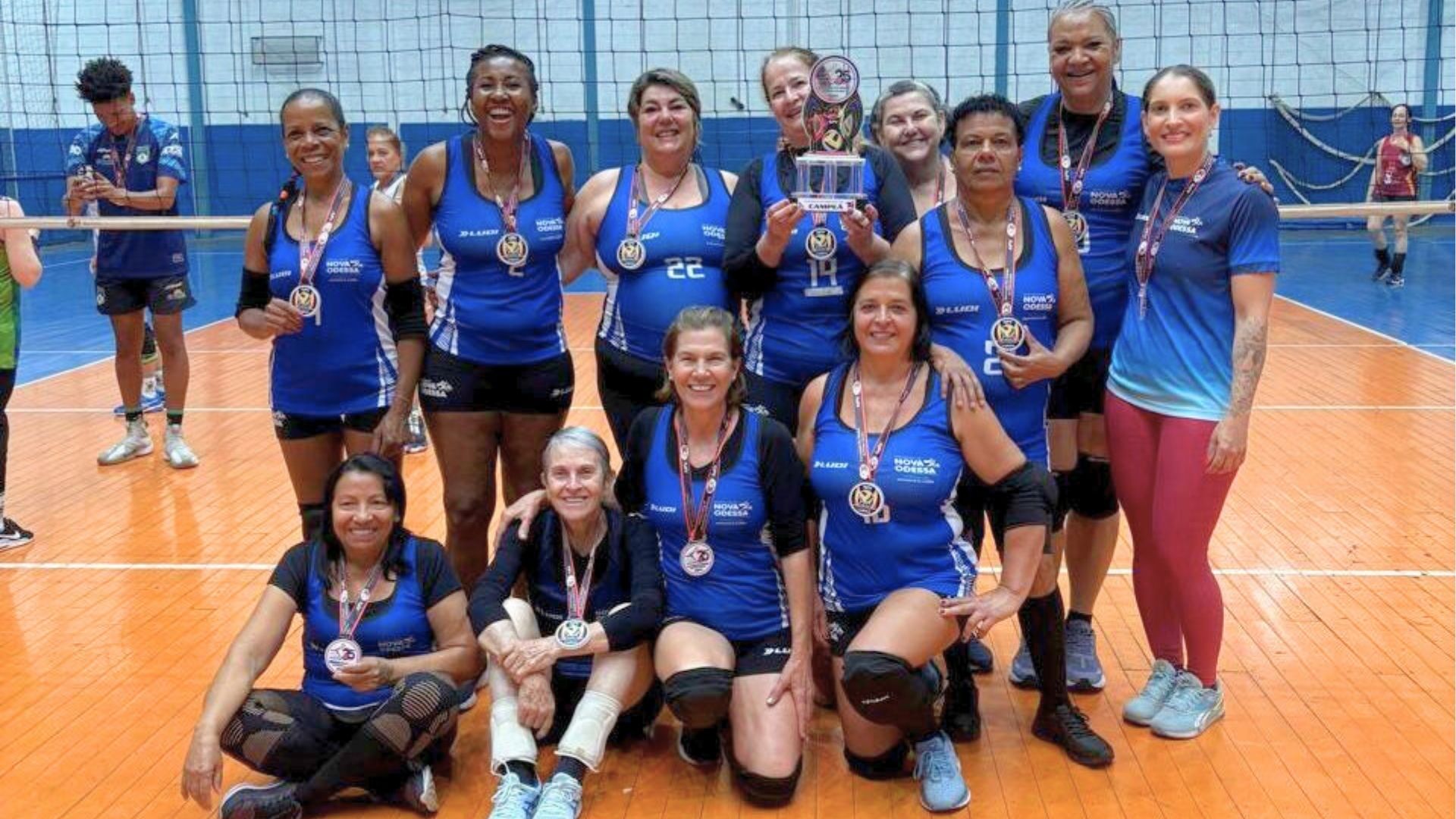 Vôlei da Melhor Idade de Nova Odessa conquista título e vice na APV