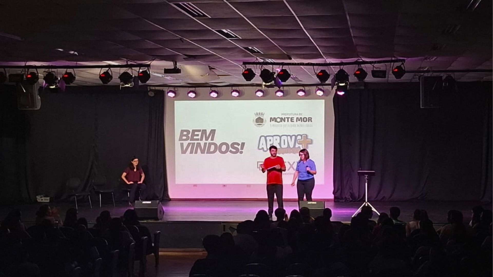 Monte Mor realizou aulão gratuito do ENEM no Joaquinzão