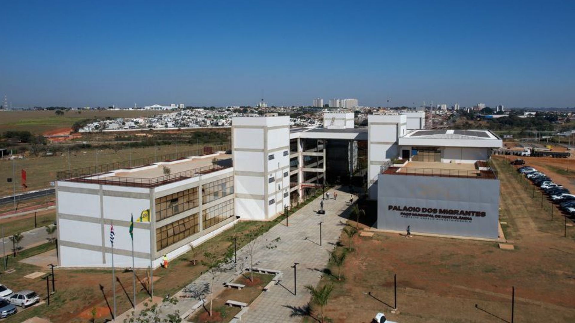 Hortolândia pagou primeira parcela do 13º salário aos servidores