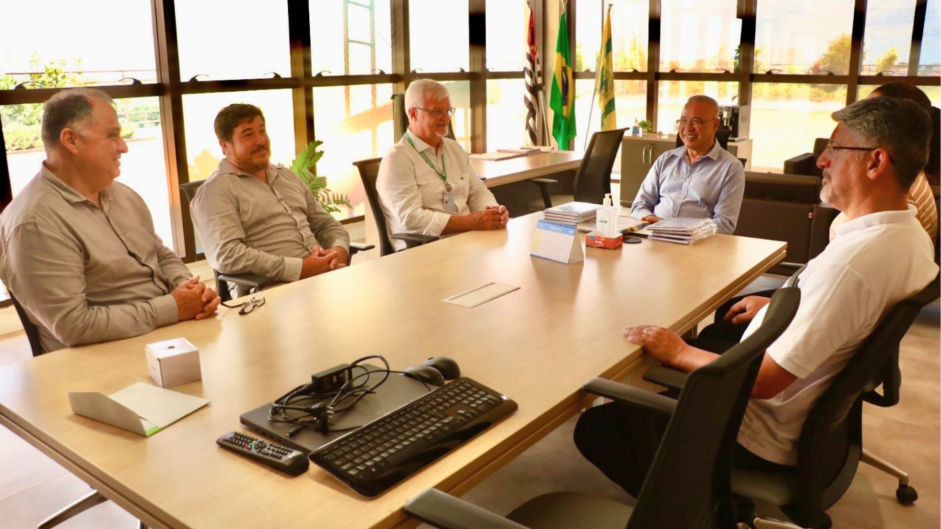 Zezé Gomes recebe nova diretoria da Associação de Engenheiros, Geógrafos e Agrônomos