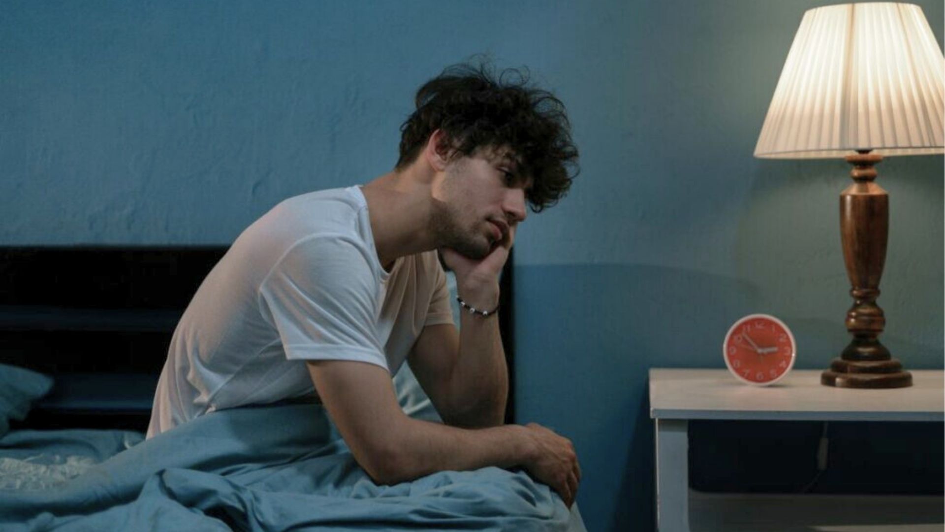 Hormônios em 2026: regular o ecossistema, não só os níveis